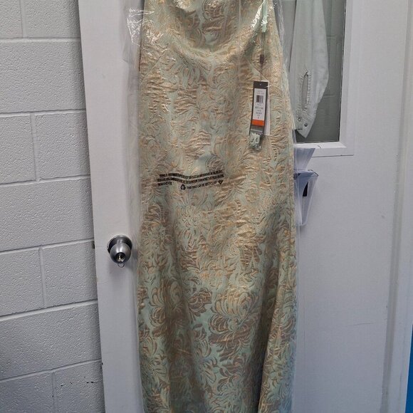 NWT Marsoni by Colors MV1346 Mother of the Bride Dress Sage Green Size 8 - Picture 8 of 10